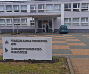 Obiekt po dawnym gimnazjum zmodernizowano i przebudowano. Teraz służy uczniom Publicznej Szkoły Podstawowej Specjalnej nr 52