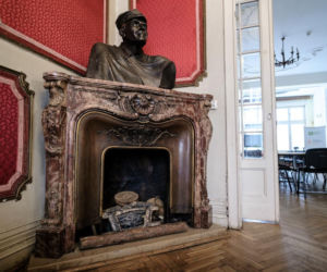 Były tu biura, przedszkole i Urząd Stanu Cywilnego. Dziś w dawnej willi fabrykanta działa harcerstwo