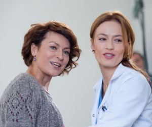 LEKARZE, odc. 7. Elżbieta Bosak (Danuta Stenka) i Alicja Szymańska (Magdalena Różczka)