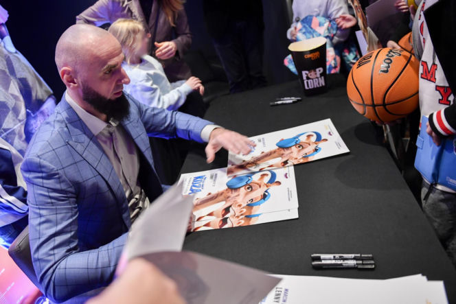 Marcin Gortat i inne gwiazdy na pokazie