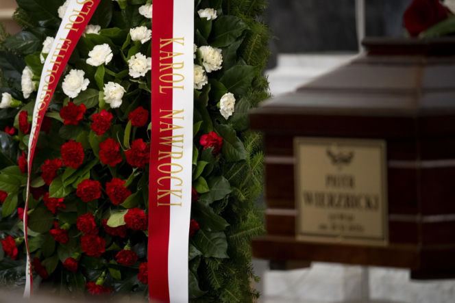 Jarosław Kaczyński na pogrzebie pierwszego naczelnego "Gazety Polskiej"