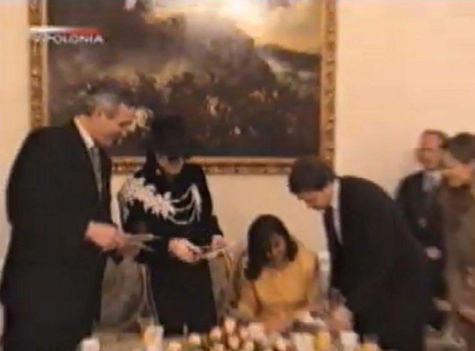 Michael Jackson zmarł 16 lat temu. Gdy odwiedził Polskę, wszyscy wstrzymali oddech. Te zdjęcia zachwycają