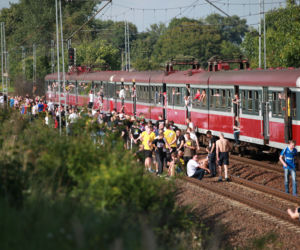 WYPADEK POCIĄGU Warszawa – Katowice w BABACH