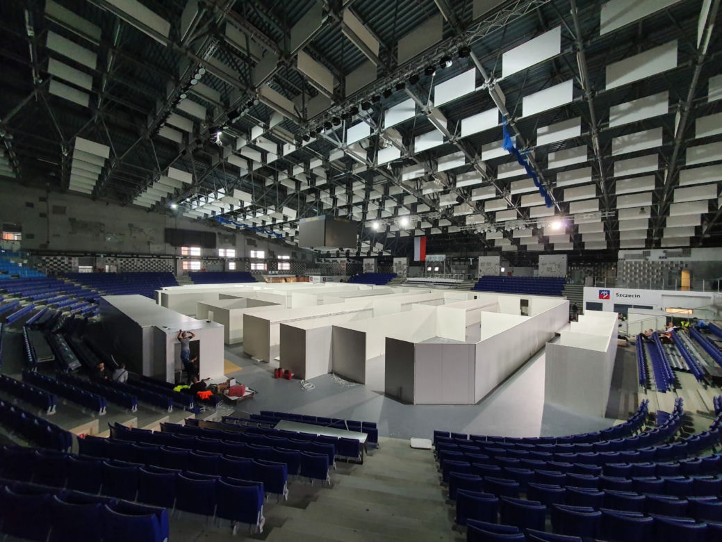 Budowa szpitala tymczasowego w hali Netto Arena