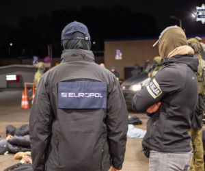 Akcja śląskich służb w sprawie przerzucania migrantów z Afryki do Europy. Zatrzymani pseudokibice