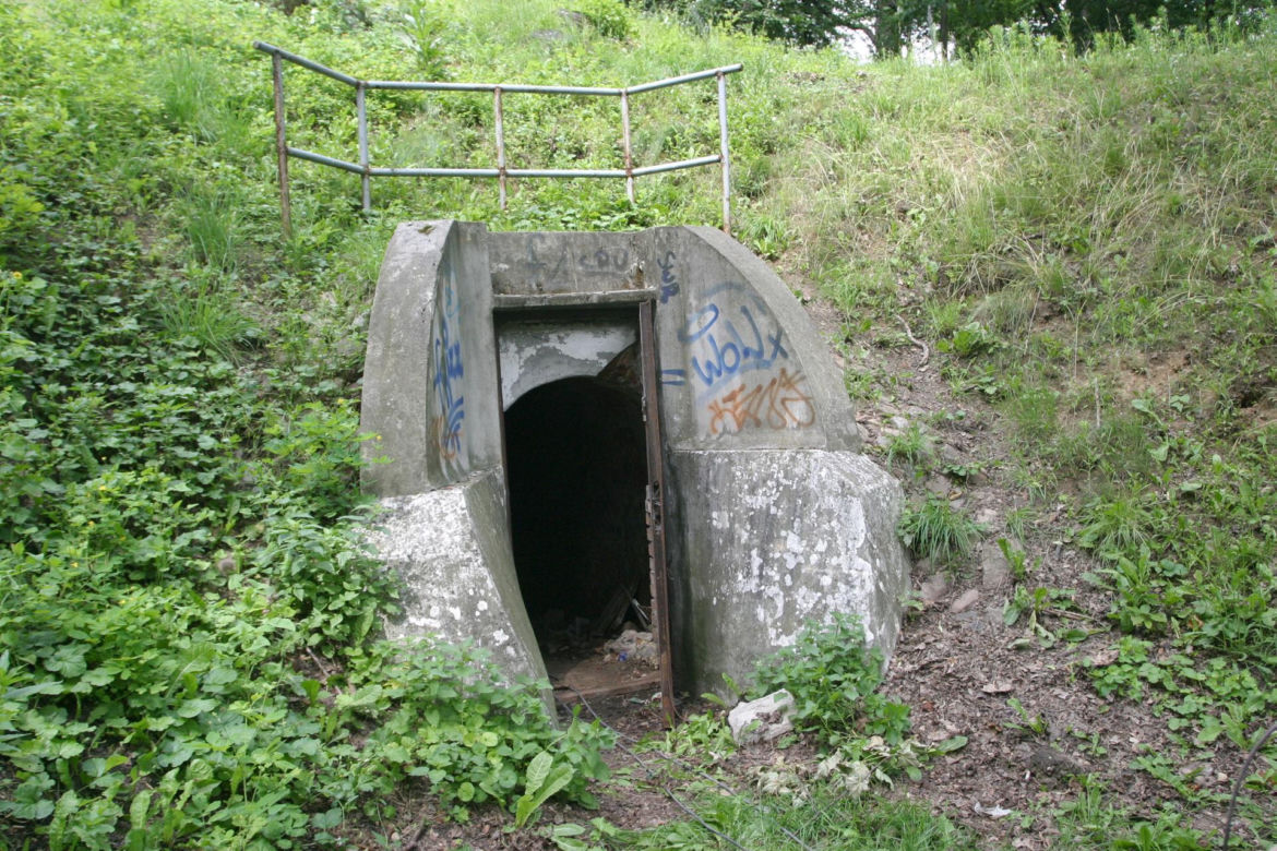 Oto najbardziej tajemnicze miejsce w Warszawie. Elizeum w parku Rydza-Śmigłego