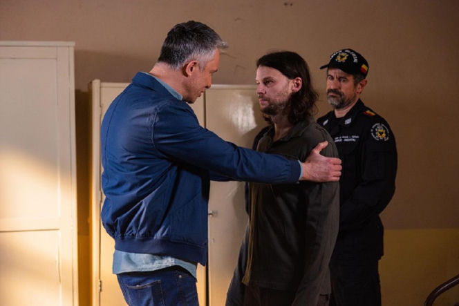 Pierwsza miłość odc. 4194 Paweł Krzyżanowski ( Mateusz Kościukiewicz), Artur (Łukasz Płoszajski)