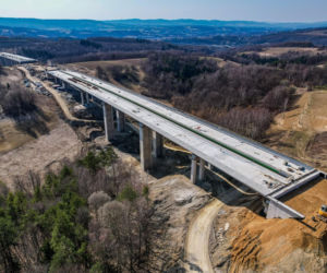 Najwyższa estakada w Polsce powstaje na S19 Babica Jawornik. Na plac budowy prowadzą serpentyny