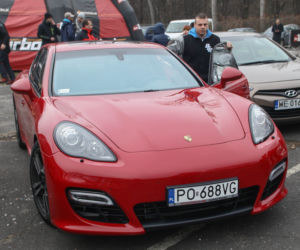 Adrian Zieliński w Porsche Panamera GTS