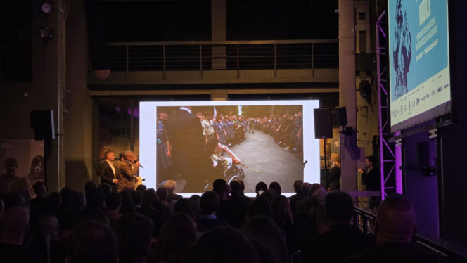 Chwalimyy się! Fotoreporter Super Expressu nagrodzony. Piotr Grzybowski z Grand Prix konkursu Pamięć W Kadrze