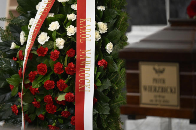 Jarosław Kaczyński na pogrzebie pierwszego naczelnego "Gazety Polskiej"