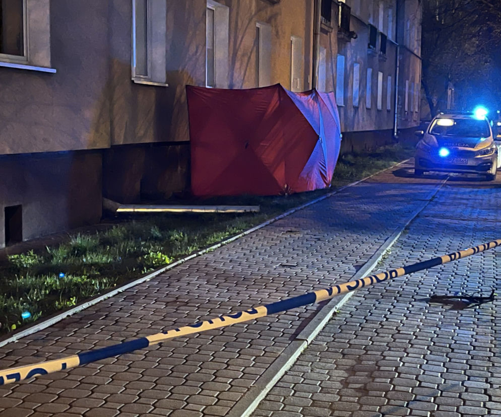 Makabra w Pruszkowie. 82-latek runął z pierwszego piętra. Nie żyje