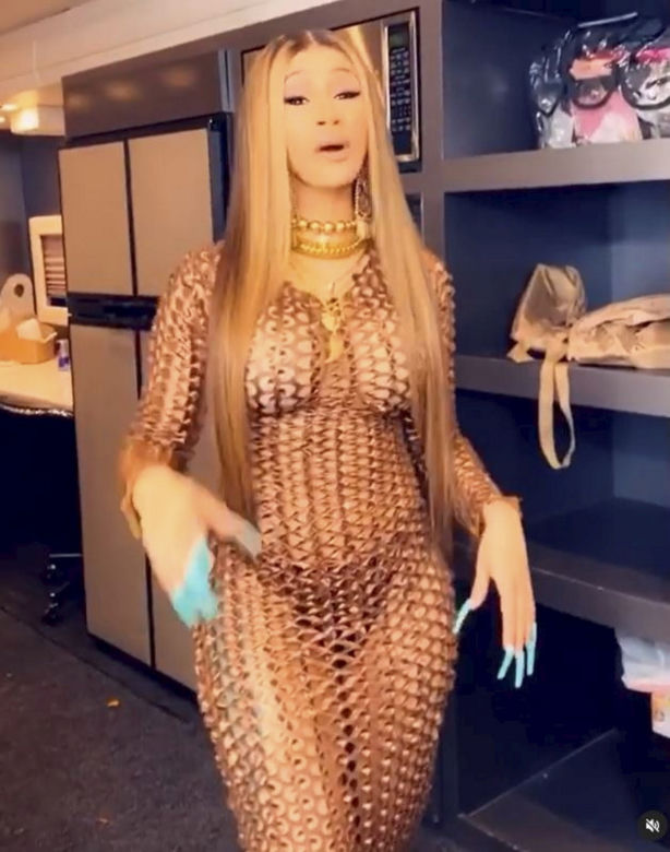 Cardi B wyjęła sobie sztuczną pupę! Mocne ostrzeżenie dla fanów