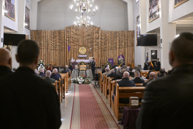 Pogrzeb strażnika miejskiego z Warszawy. Krzysztof zmarł na służbie