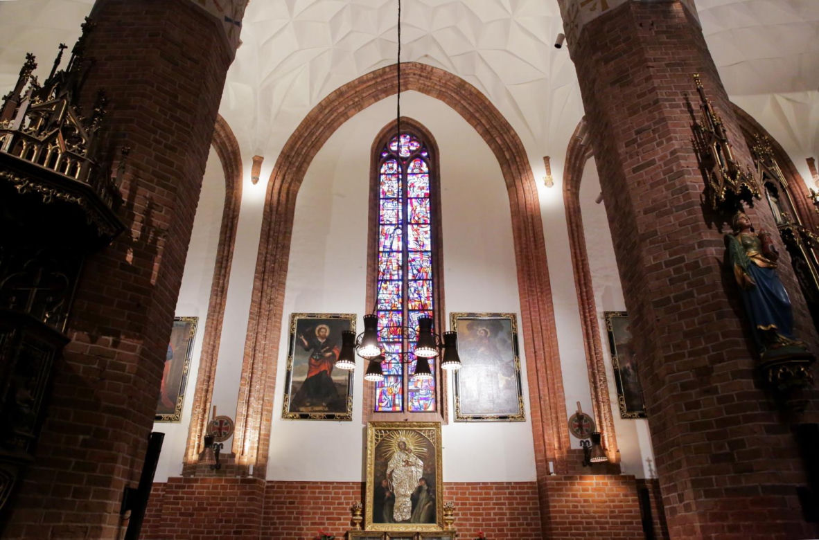   Unikatowe odkrycie w Olsztynie. Kilkadziesiąt gotyckich główek w katedrze [ZDJĘCIA]