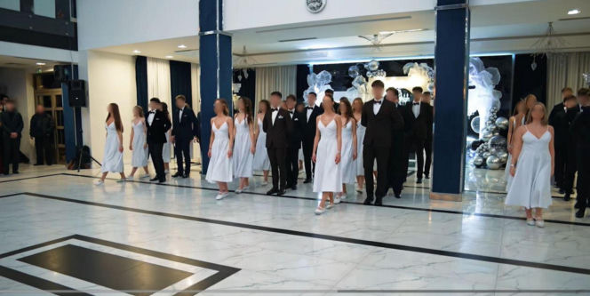 Ta studniówka przejdzie do historii. Zrezygnowali z poloneza i podbijają internet