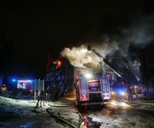 Nocny pożar na pl. Wałowym w Gdańsku. Strażacy gasili ogień do rana [23.01.2021 - 24.01.2021]