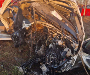 Miłosław. Złodziej samochodu firmy kurierskiej zginął w wypadku. Ruszyła zbiórka na kuriera [ZDJĘCIA]