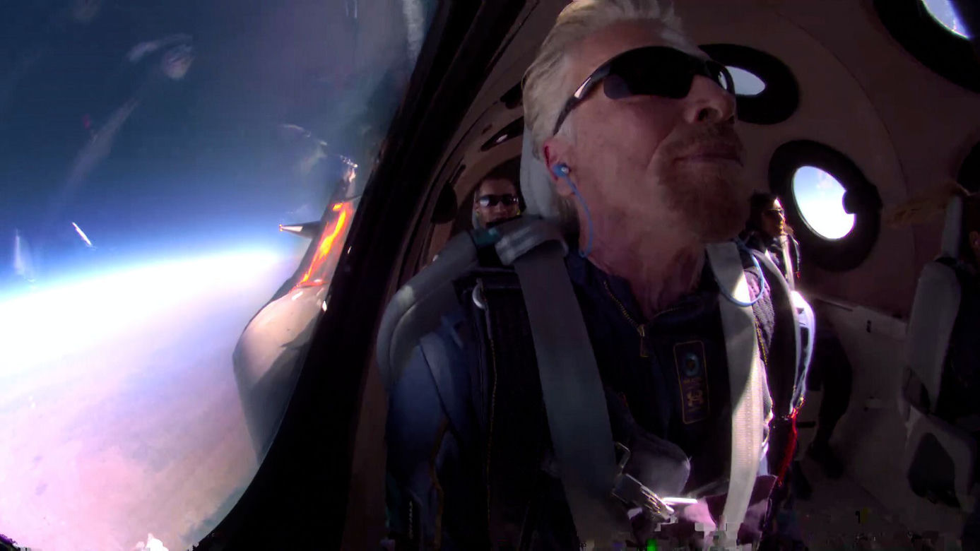 Miliarder Richard Branson poleciał w kosmos 
