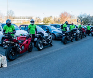 Koronawirus w Trójmieście. Jeżdżą na motorach i pomagają seniorom