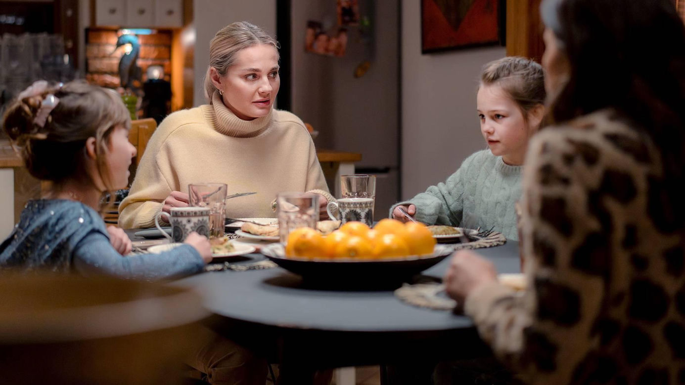 	Przyjaciółki 23 sezon odc. 267. Dorotka (Agnieszka Sienkiewicz-Gauer), Inga (Małgorzata Socha), Marysia (Zofia Cybul), Mirandka (Zoja Szymczyk)