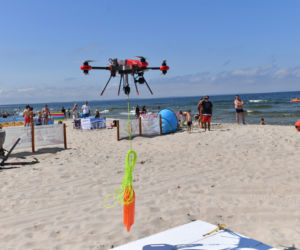 Dron ratowniczy