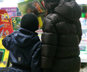 Marta Kaczyńska z synem na spacerze