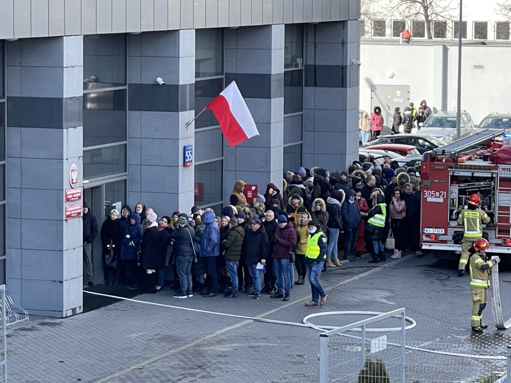 Pożar na Jagiellońskiej. Zapalił się budynek mazowieckiej skarbówki