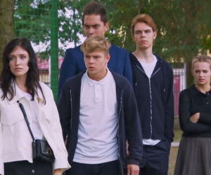 Barwy szczęścia odc. 2000. Igor (Natan Gudejko), Magda (Natalia Sierzputowska), Oliwka (Wiktoria Gąsiewska), Antek (Aleksander Dubrowski), Tymon (Jakub Wróblewski)
