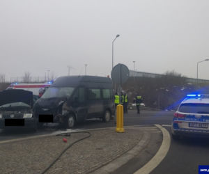 Wypadek na obwodnicy Olecka. Zderzyły się dwa samochody osobowe