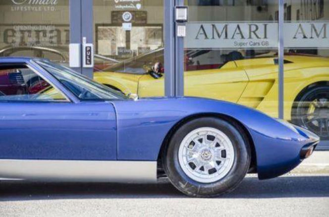 Lamborghini Miura SV Roda Stewarta