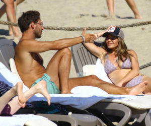 Edyta Herbuś na plaży