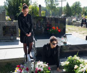 Na Wspólnej 2195. Pogrzeb Adama Roztockiego. Weronika (Renata Dancewicz), Ada (Monika Obara)
