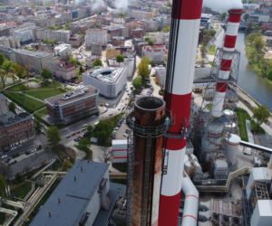Ruszyła rozbiórka komina elektrociepłowni