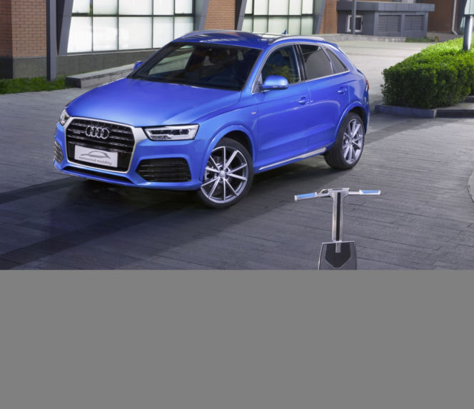 Audi Q3 z elektryczną deskorolką