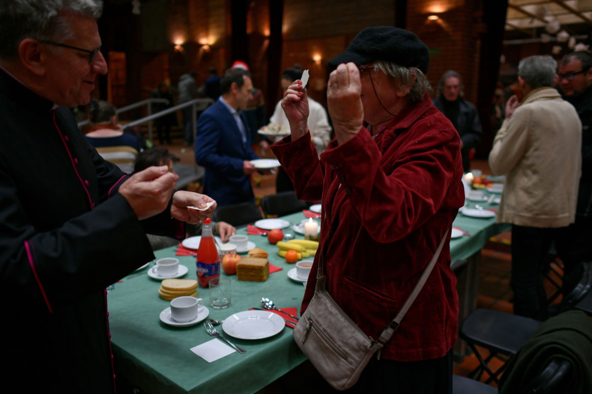 Świąteczne spotkanie kard. Kazimierza Nycza z ubogimi i bezdomnymi