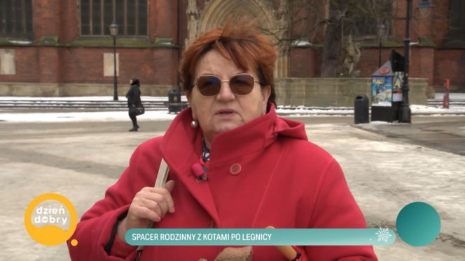 Tomasz Kot spaceruje po rodzinnym mieście z mamą. Nie każdy wie, kim jest z zawodu