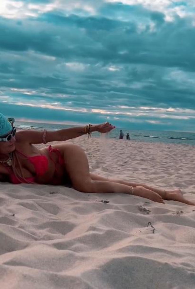 Kotońska podsumowuje wakacje w minibikini. Co za ciało!