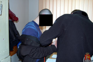 Brutalny atak na kobietę na parkingu przy centrum handlowym w Markach [FOTO, WIDEO]