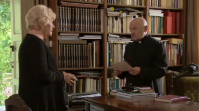 M jak miłość po wakacjach 2014. Barbara Mostowiak (Teresa Lipowska), ksiądza (Maciej Damięcki)
