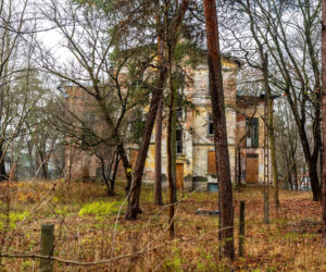 Opuszczona willa w Konstancinie