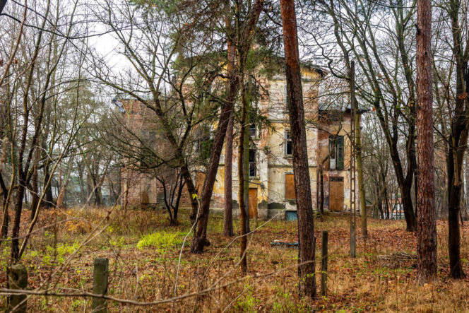 Opuszczona willa w Konstancinie