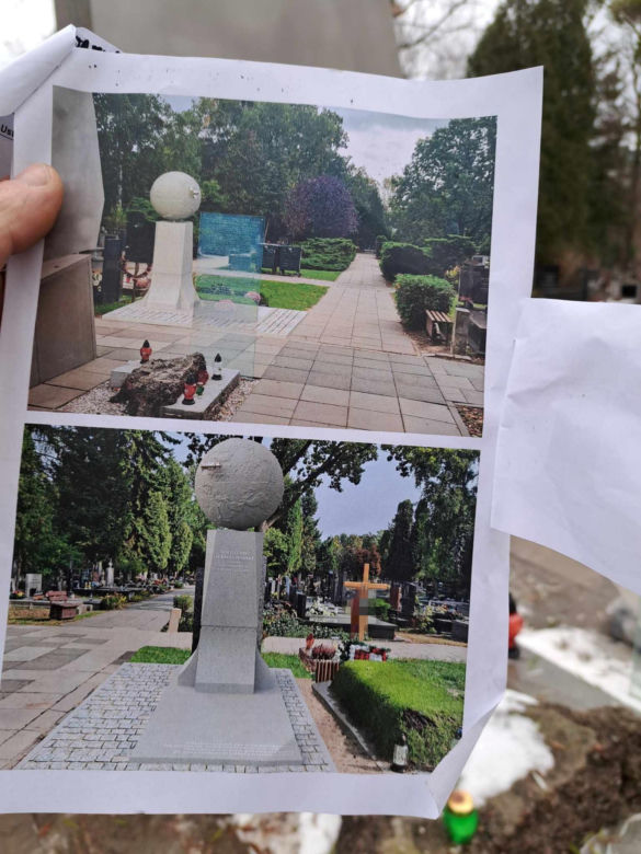 Tak wygląda grób Mirosława Hermaszewskiego rok po śmierci 