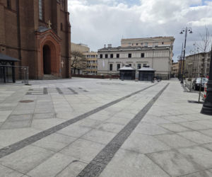 Nowe oblicze placu Wolności. Kwiaciarnie już zamontowane, koniec prac coraz bliżej