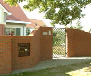 Dookoła płotu