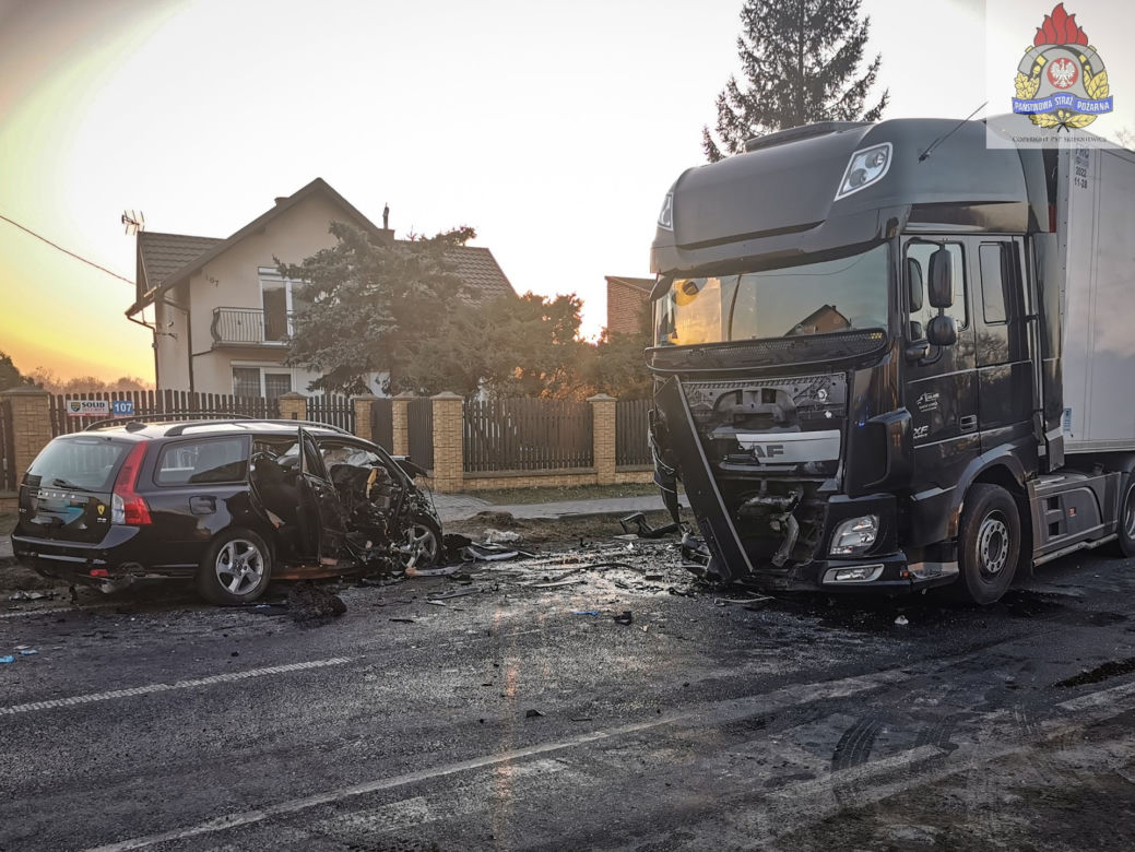 Łódzkie. Kobieta i 2-letnie dziecko nie żyją, 7-latek ranny po wypadku niedaleko Skierniewic