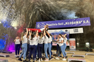 Trening fitness na stepie 600 metrów pod ziemią. Poznanianki zawalczyły o rekord Guinnessa