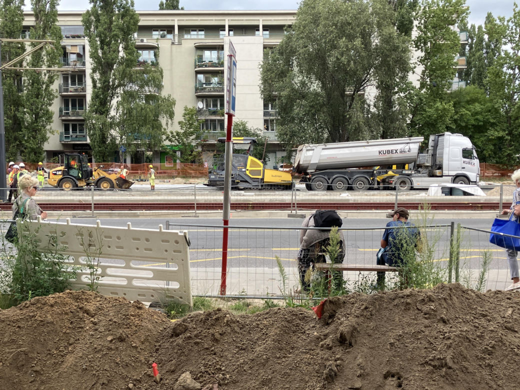 Budowa tramwaju na ul. Sobieskiego w Warszawie