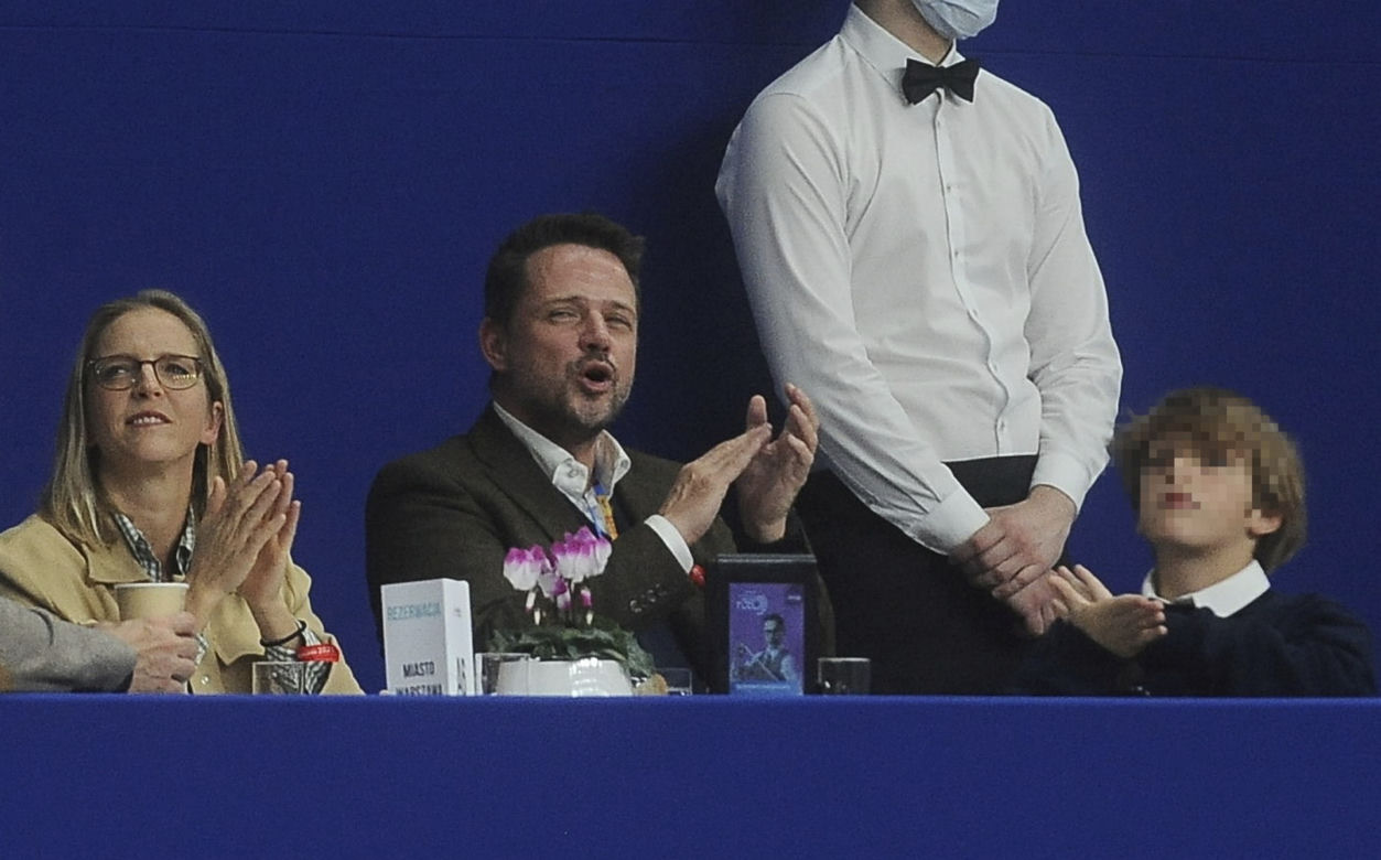 Trzaskowski bawił się w loży VIP z żona Małgorzatą i synem Stasiem 