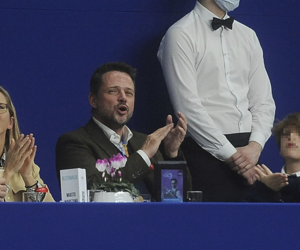 Rafał Trzaskowski  z rodziną na zawodach jeździeckich na Torwarze